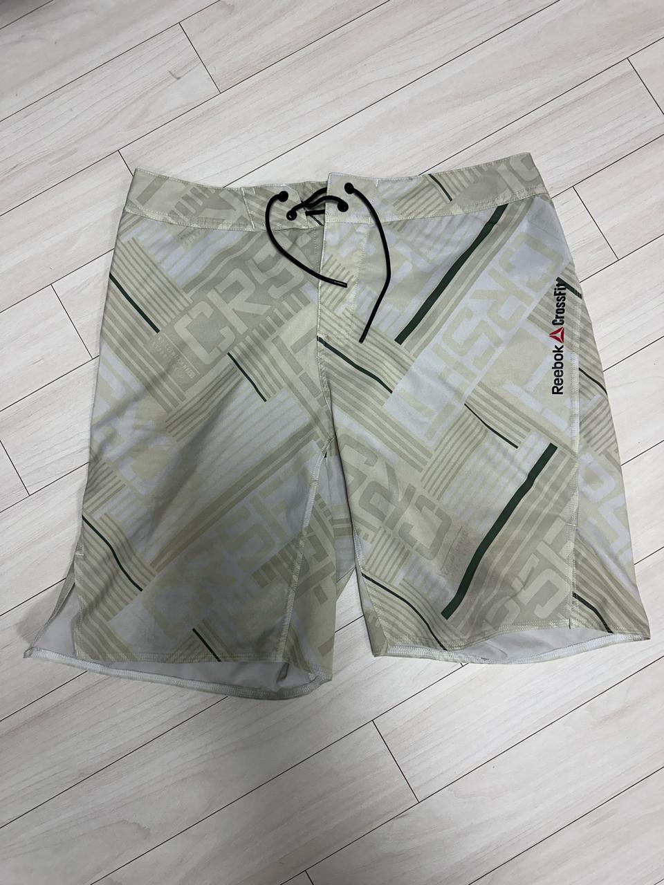 리복 헬스 러닝 크로스핏 운동 반바지 팝니다!