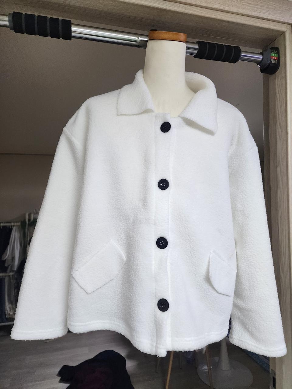 화이트 뽀글이 자켓