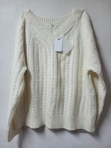 새상품)아이보리 v넥  니트 77