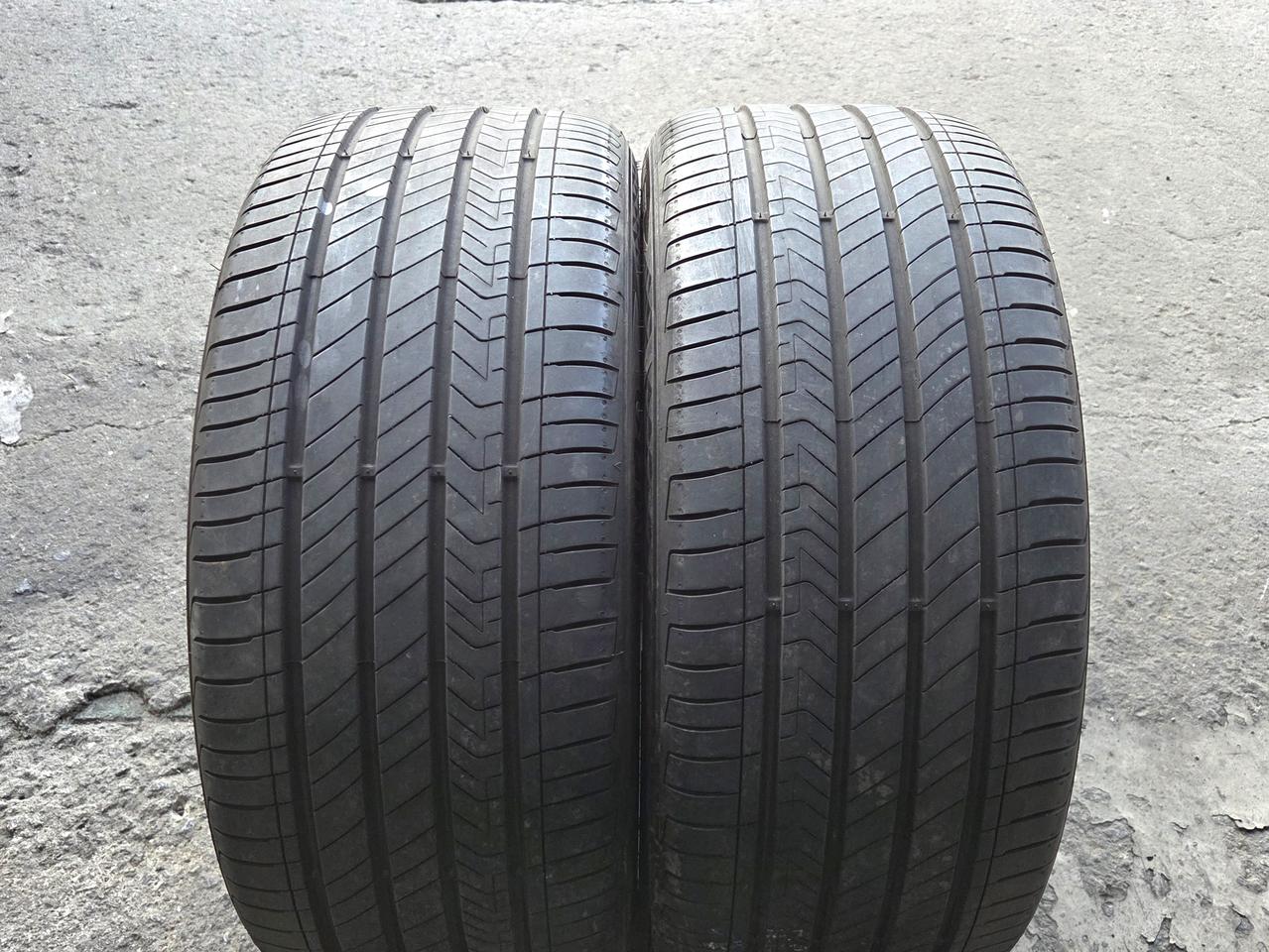 2554019 255 40 19 금호 마제스티9 타이어 팝니다