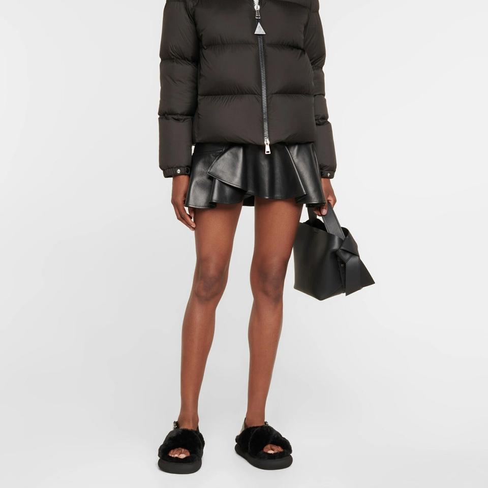 새상품 몽클레어 SOLARISSE 퍼 샌들 블랙