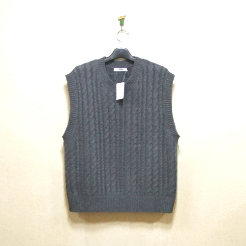 에잇세컨즈 니트조끼..남100-105