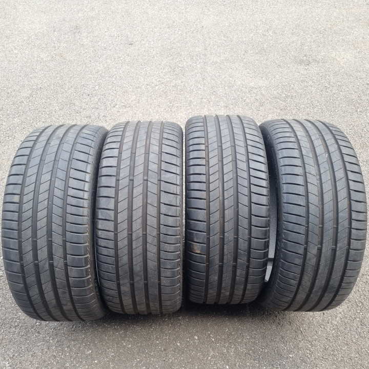255 40 20 브릿지스톤 투란자 흡음제 중고타이어 한대분 판매합니다