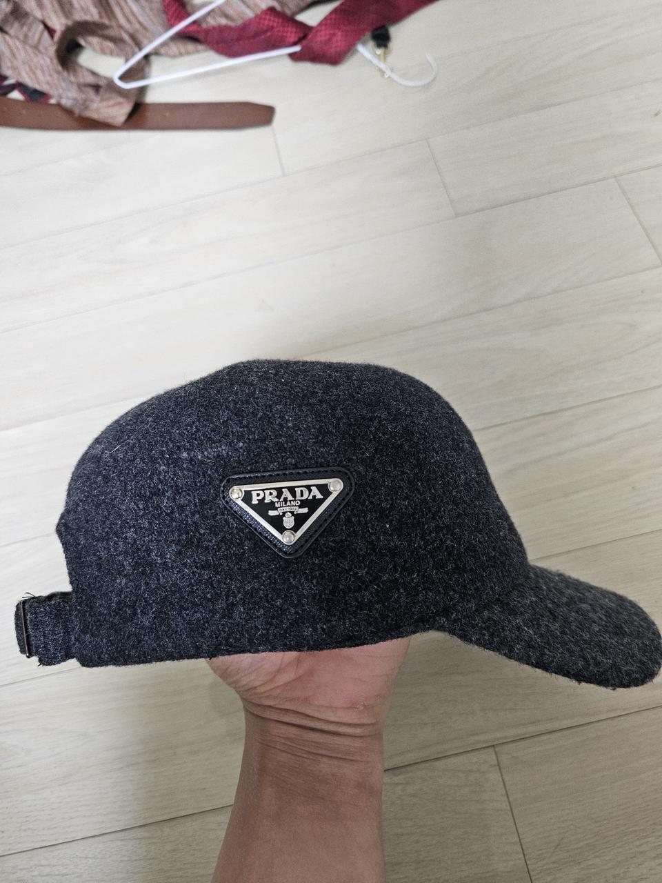 프라다 모자