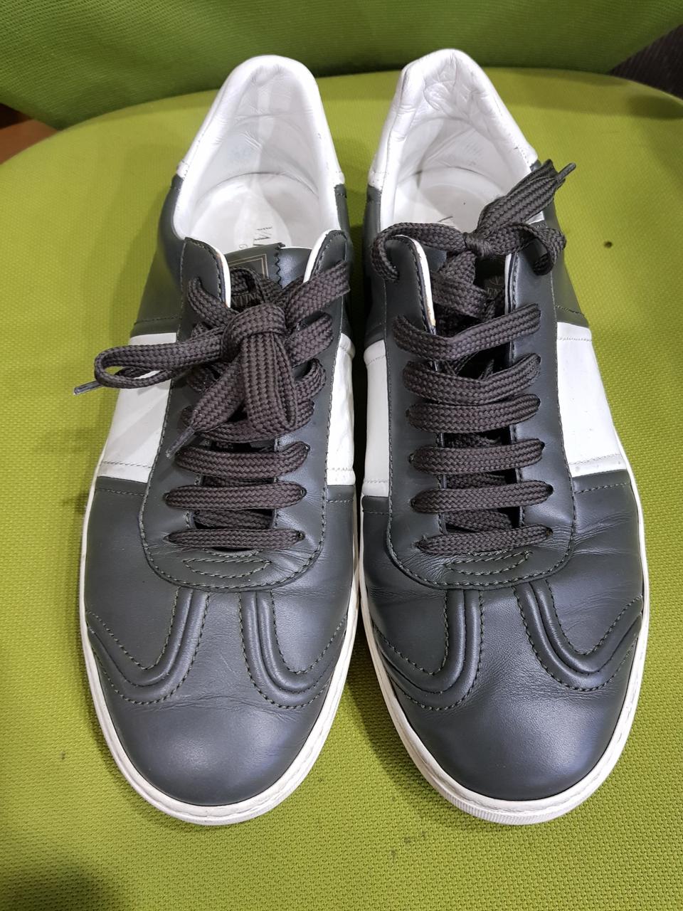 발렌티노 가라바니 락스터드 스니커즈