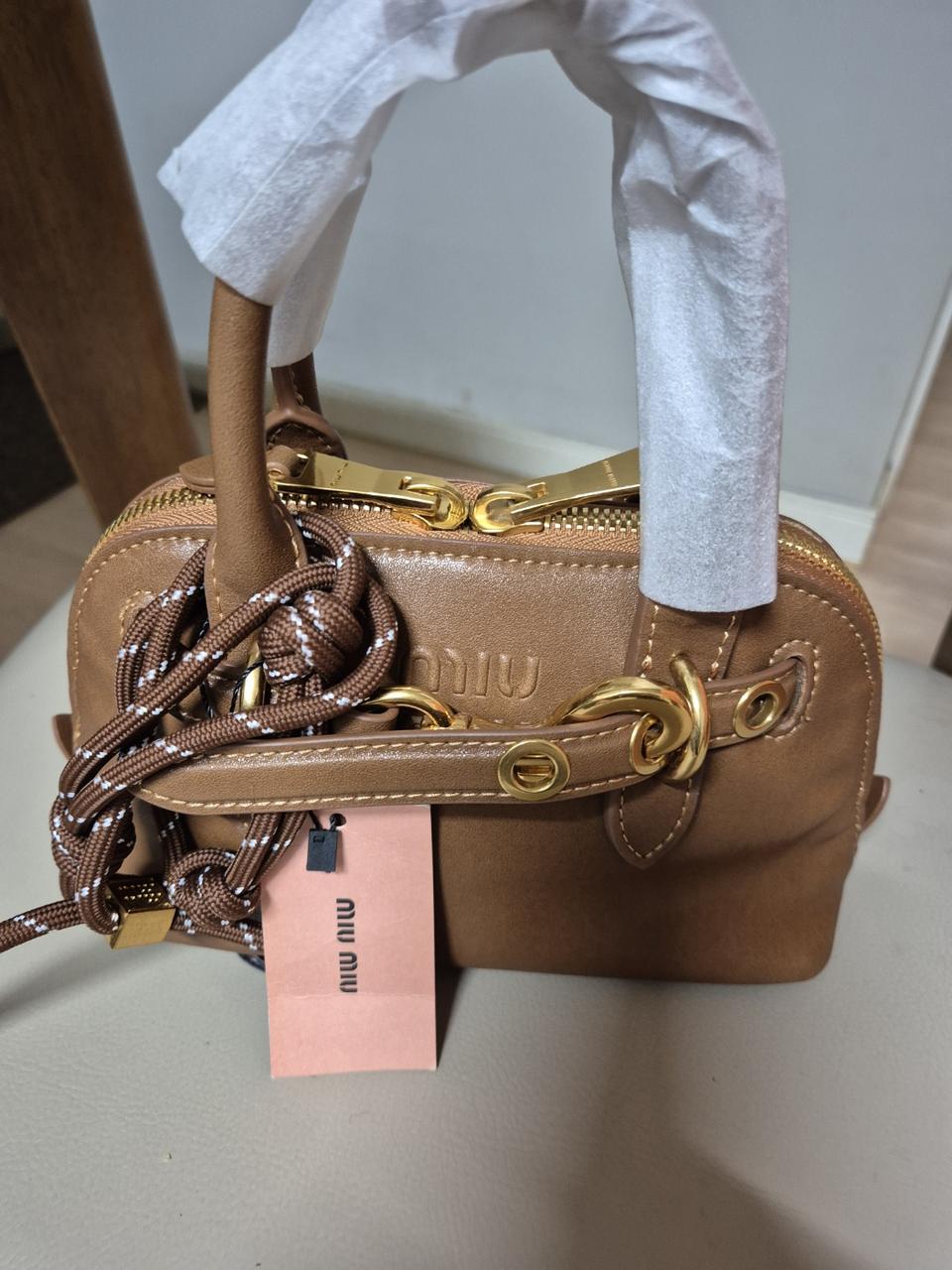 미우미우  미니백.