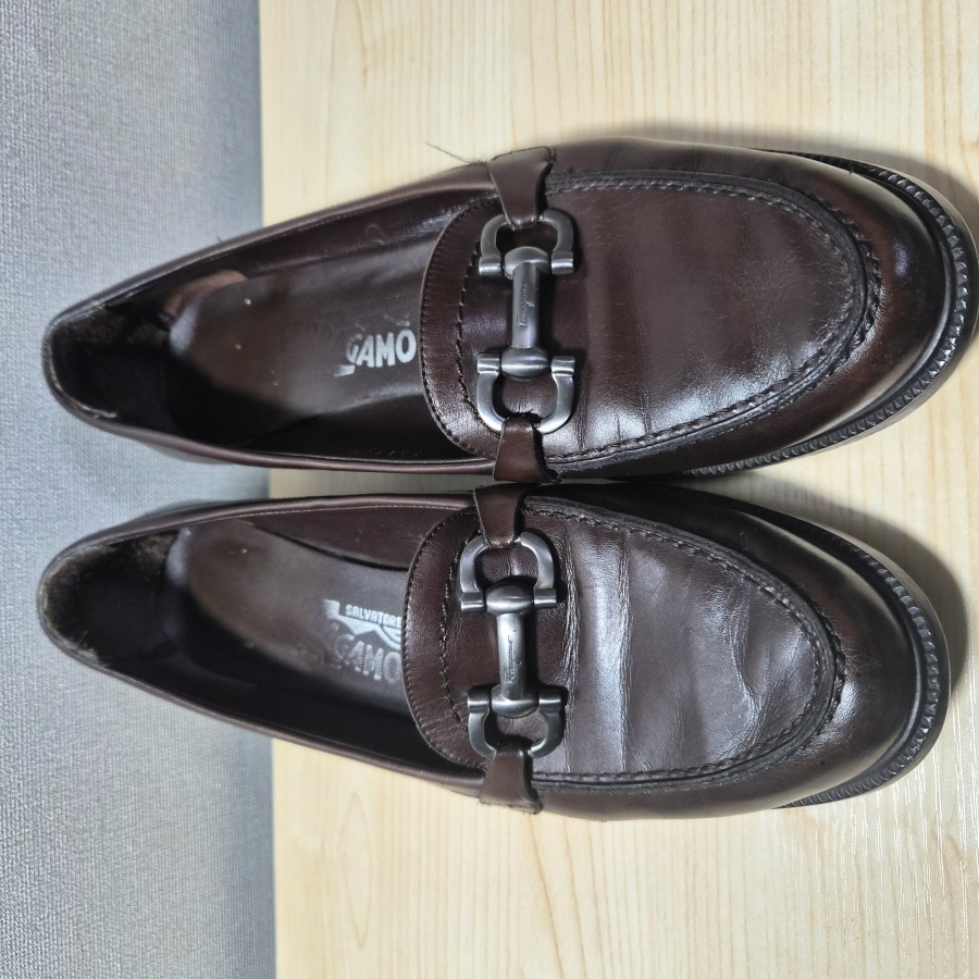 7.5D 245 페레가모 간치니 비트 체인 로고 구두 로퍼 슈즈-550