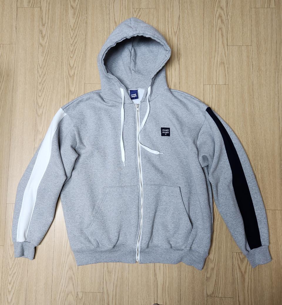 무아무아 스몰 로고 그레이 후드티 FREE