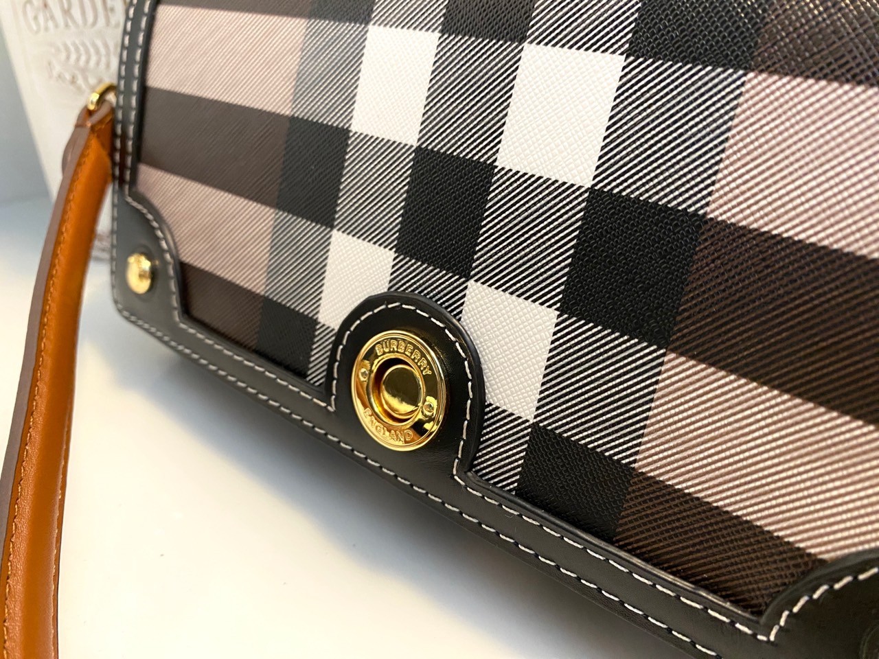 버버리 탑 핸들 노트 백