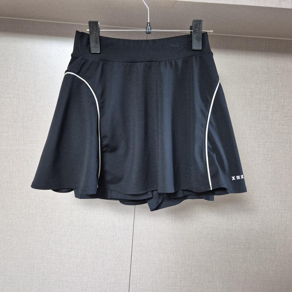 S)젝시믹스 라인 파이핑 플레어 스커트 블랙 테니스스커트 