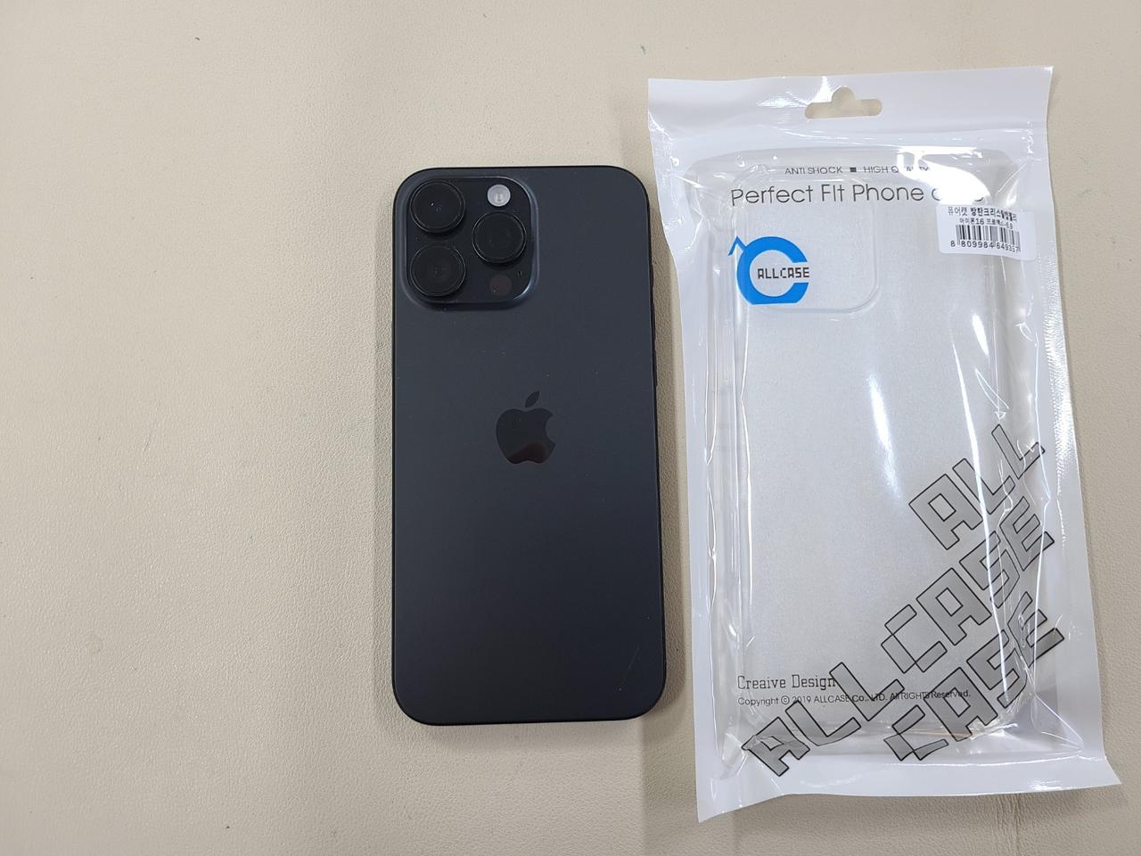 아이폰16프로맥스 256G 밧데리98프로  무잔상 상태굿 ^^