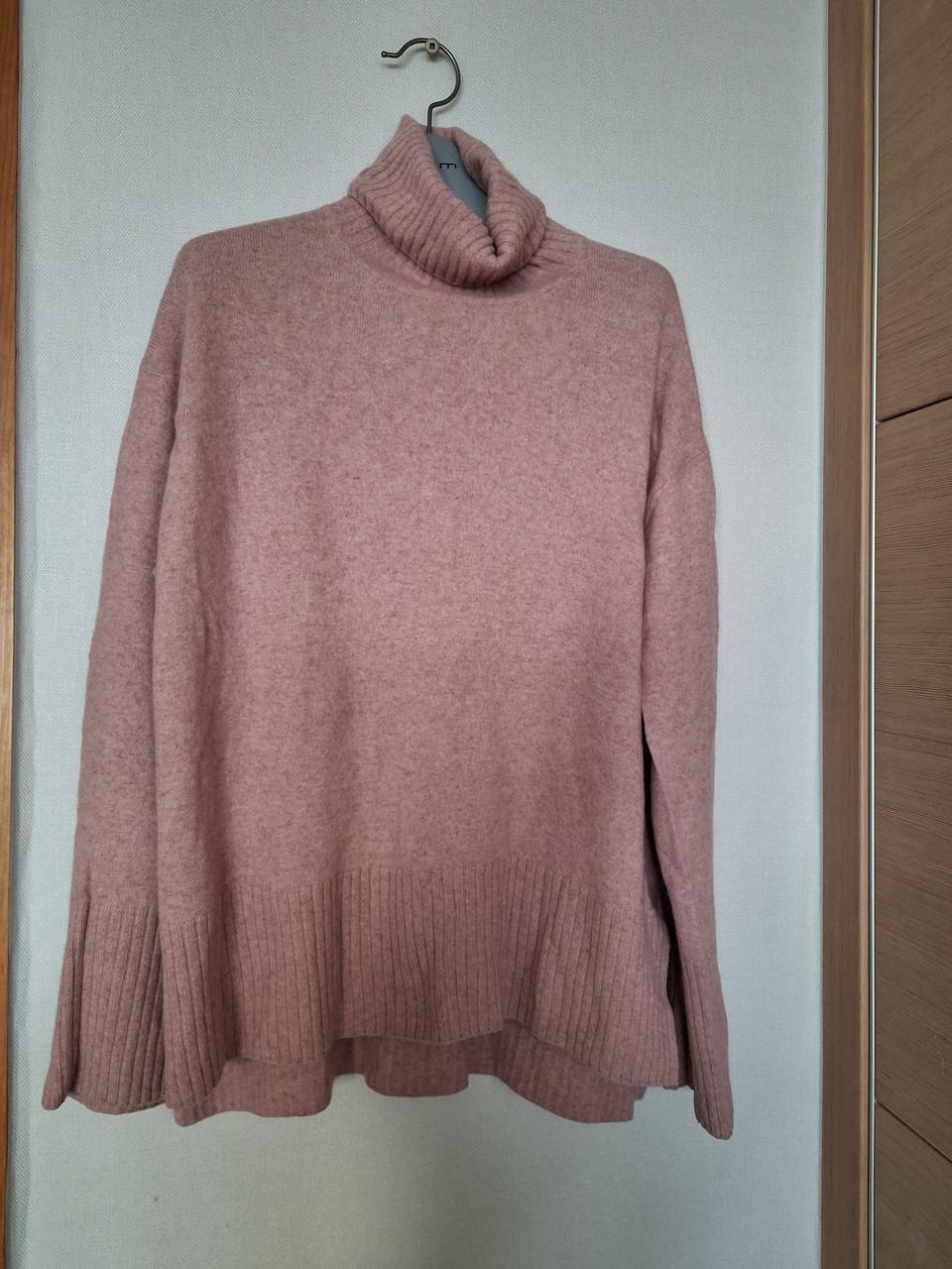 미착용 G cut 터틀넥 니트 L