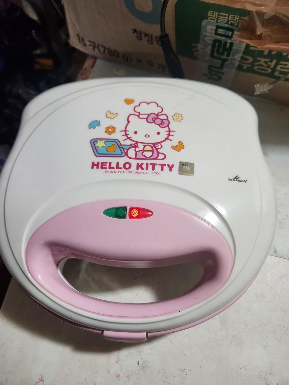 헬로우키티 샌드위치 메이커 판매합니다