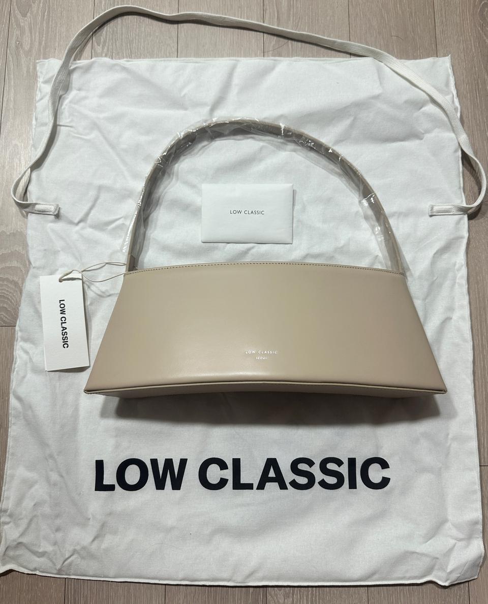 (새상품) 로우클래식 커브백 39.8만->18만