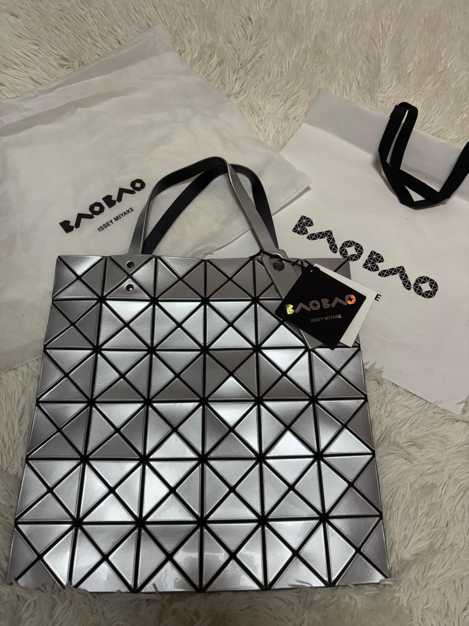 바오바오 이세이미야케 루센트 토트백 실버