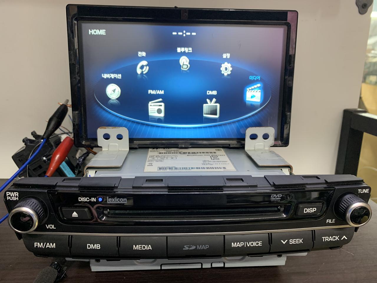 제네시스DH 고급형 블루링크 AVN 9인치 모니터,앰프,키패드 팝니다.