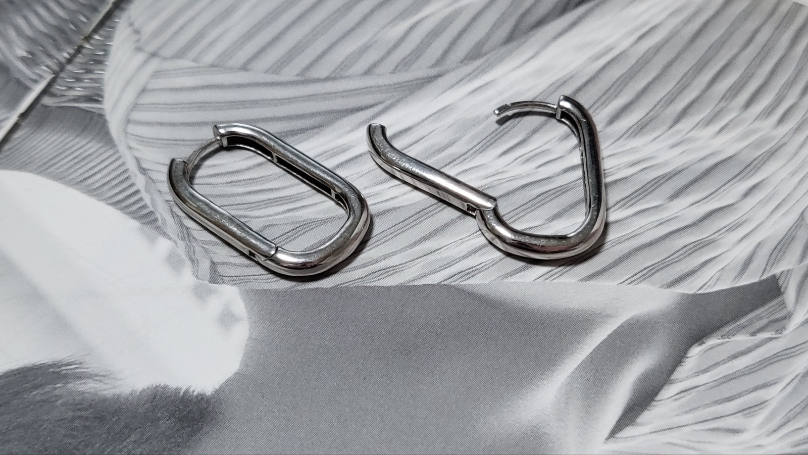 14k화이트골드~사각스퀘어 볼드 귀걸이