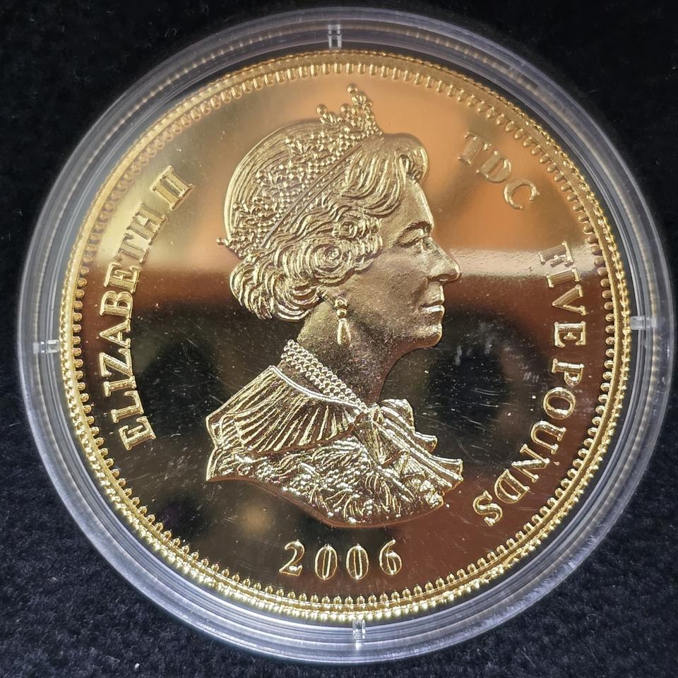 A02F 미사용 엘리자베스 생일기념 영국 왕실조폐청 발행한 금도금 은화