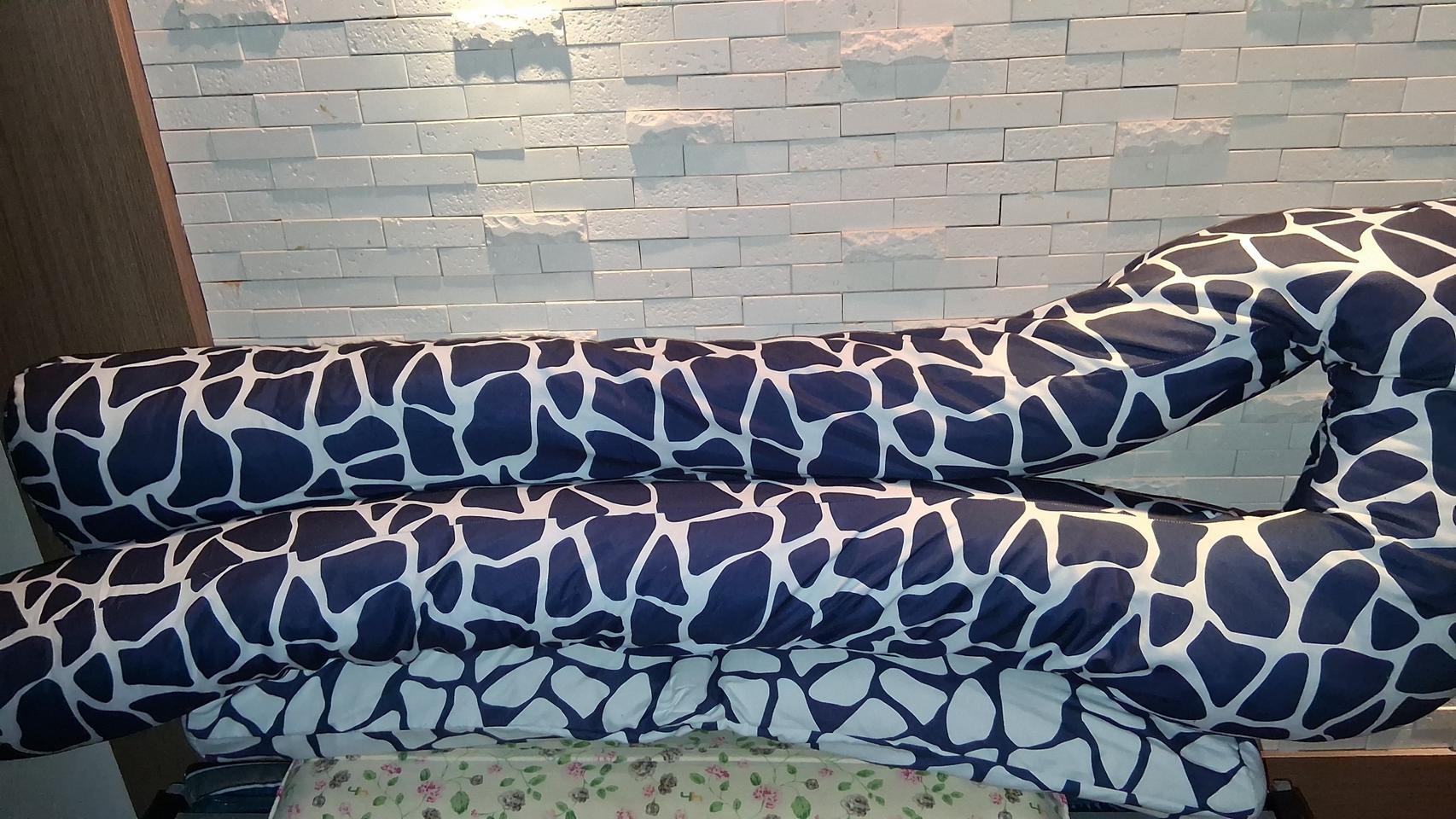 푹신푹신한 바디필로우 U자형 + 1자형 세트. 사진처럼 편안하게 여러용도