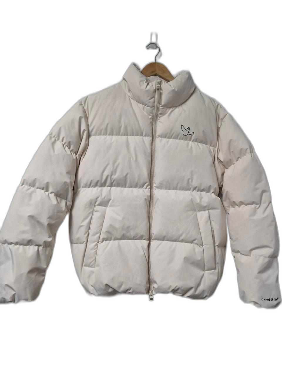 와릿이즌 크림색 숏패딩