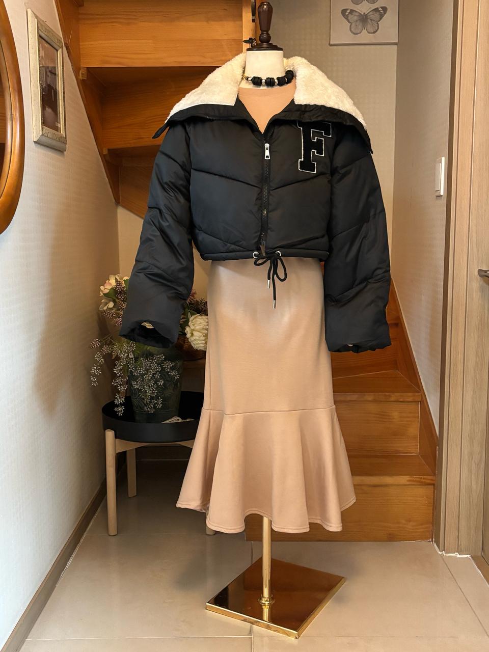 블랙 크롭 패딩