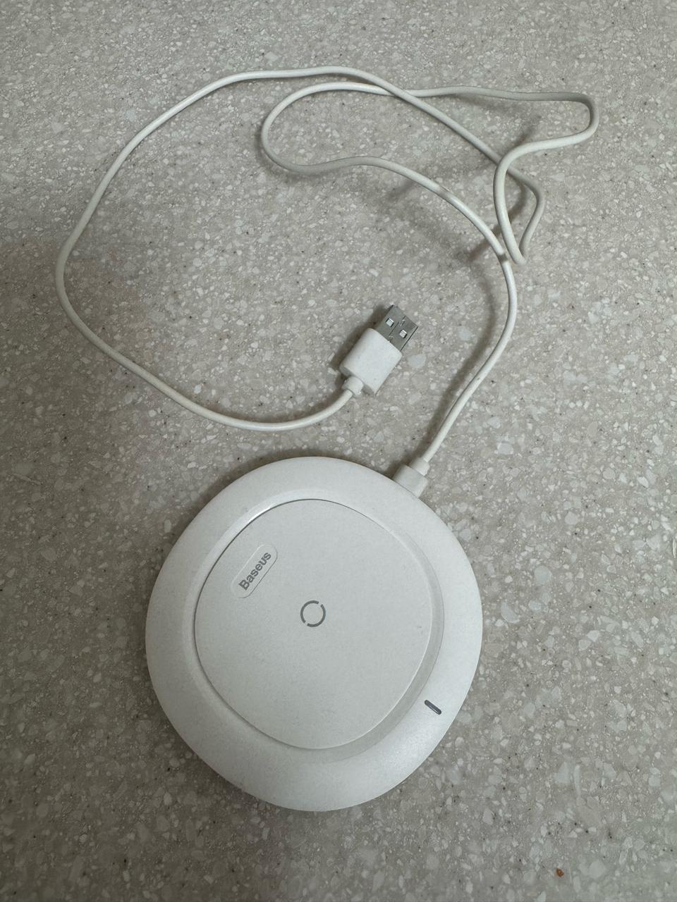 [거의새것]베이스어스 고속 무선충전기/충전패드&충전선