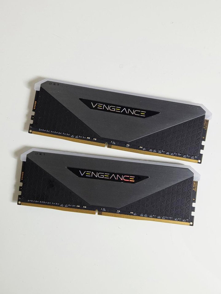 커세어 DDR4 32기가 램 블랙