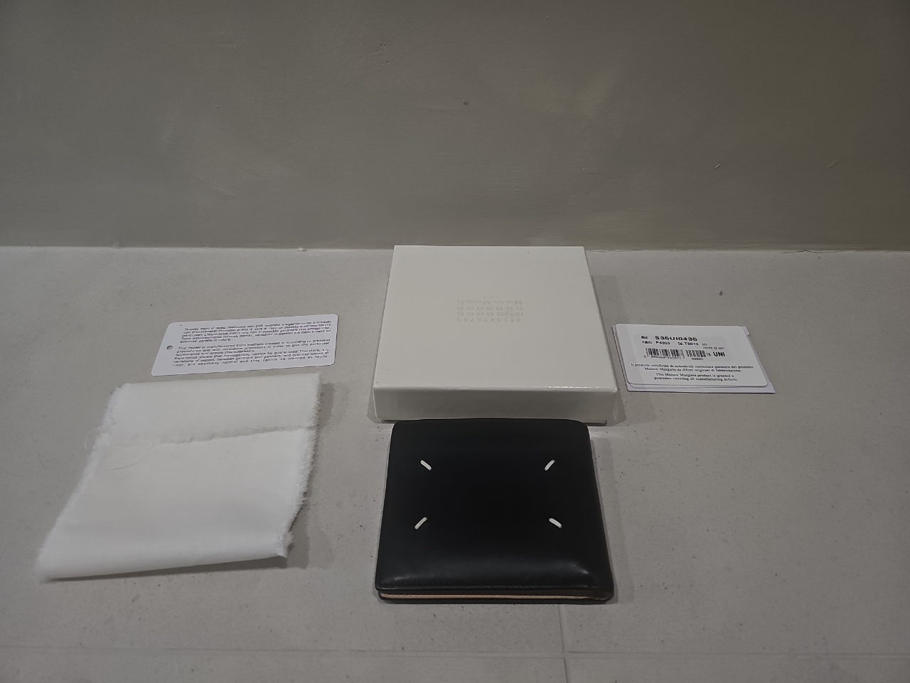 메종 마르지엘라 정품 반지갑 풀박스 팝니다