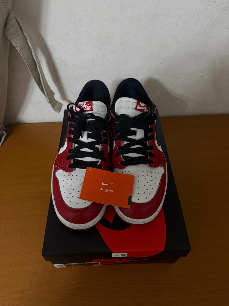 조던 1 레트로 로우 OG 시카고 290