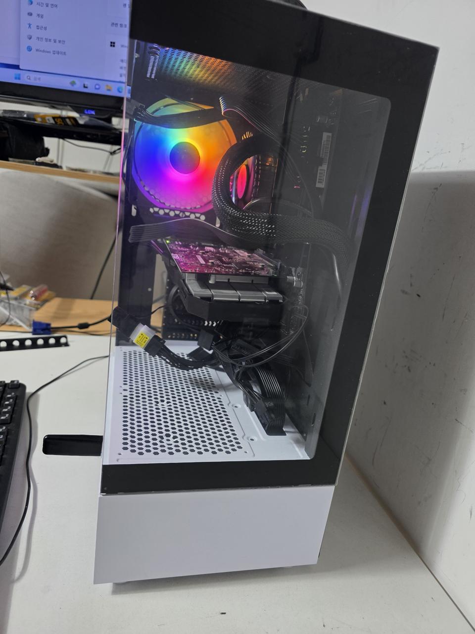 새상품조합으로 된i3-12100F GTX 750Ti 600파워PC