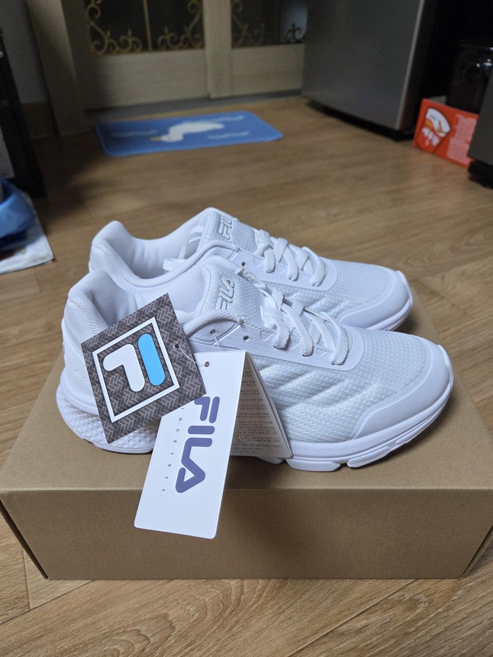 새상품)휠라 경량워킹화 50.55.65