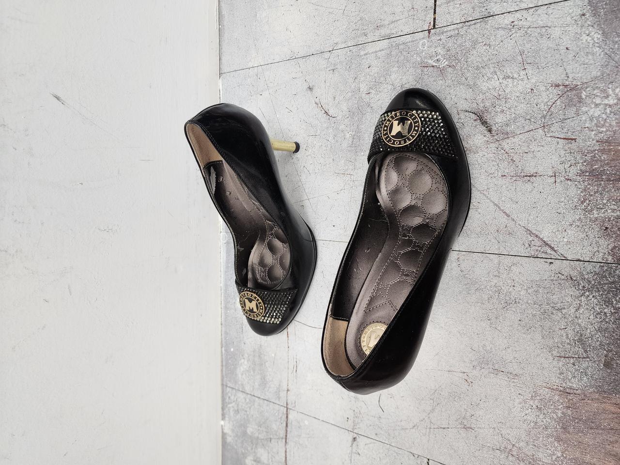 메트로시티 여성 구두 235사이즈