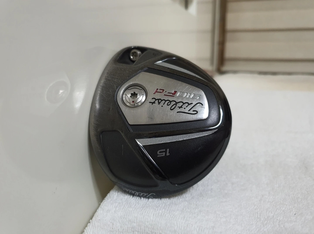 타이틀리스트 910FD(3번우드 15도)헤드만 팝니다.