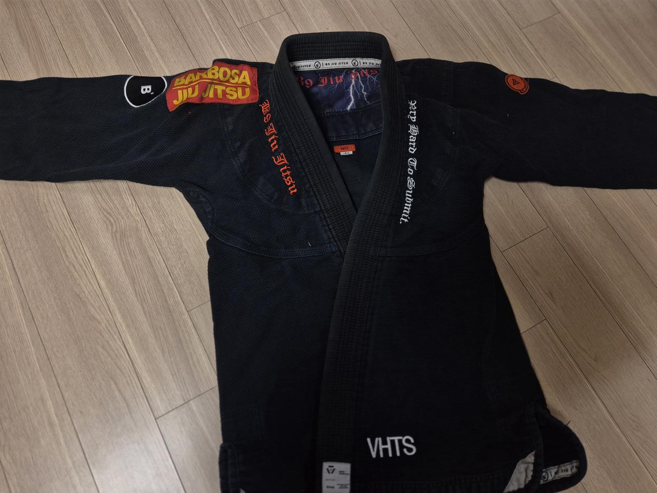 VHTS B9 Jiu Jitsu 검정색 도복입니다VHTS은 주짓수 계에