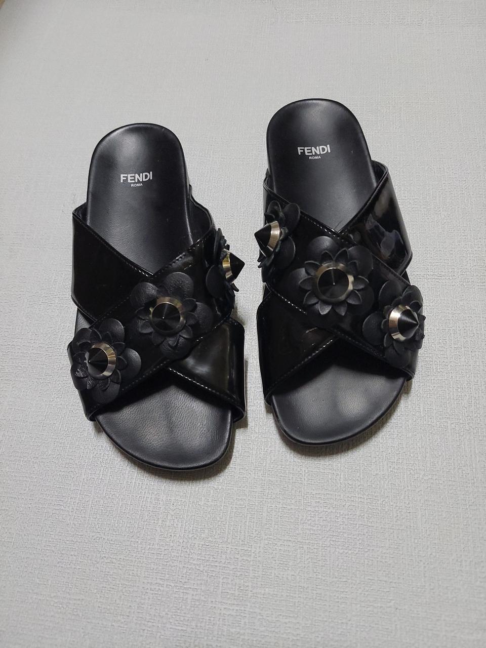 팬디 플라워 슬리퍼 샌들