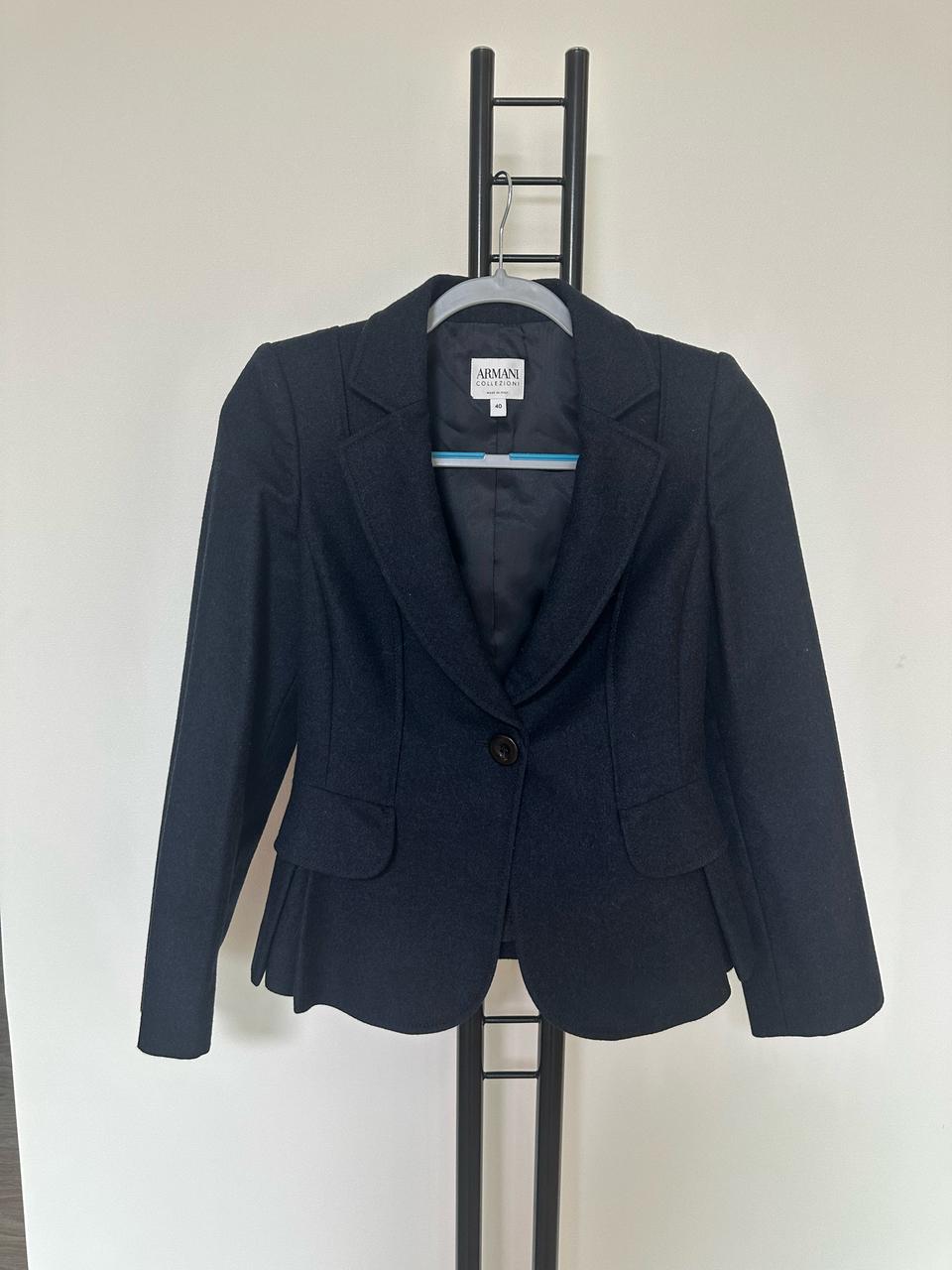 알마니 꼴레지오니  원버튼  울100%숏자켓 -40사이즈