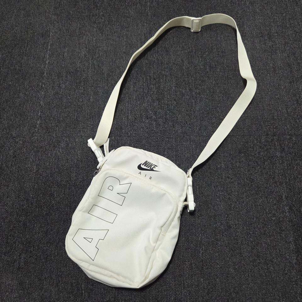 나이키 헤리티지 2.0 에어 크로스바디 백 26020518