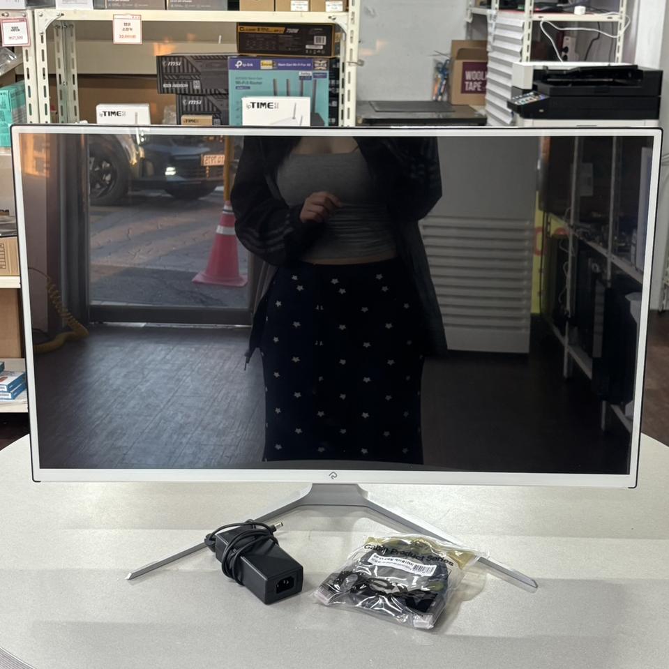 사무용 게임용 게이밍 레안텍 32인치 평면모니터 180hz 안전포장!