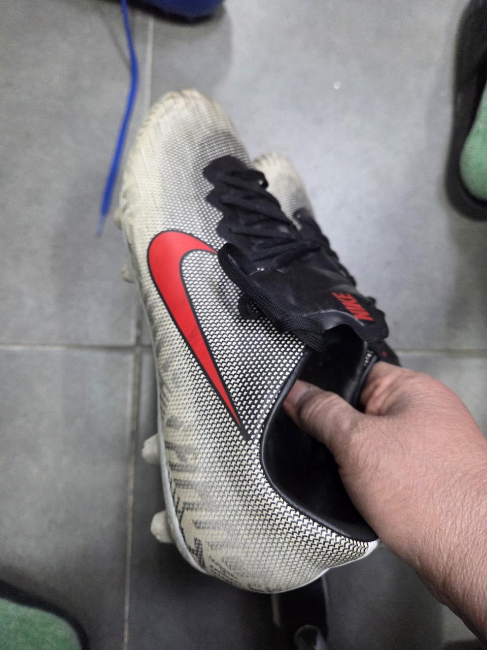 나이키 축구화 265