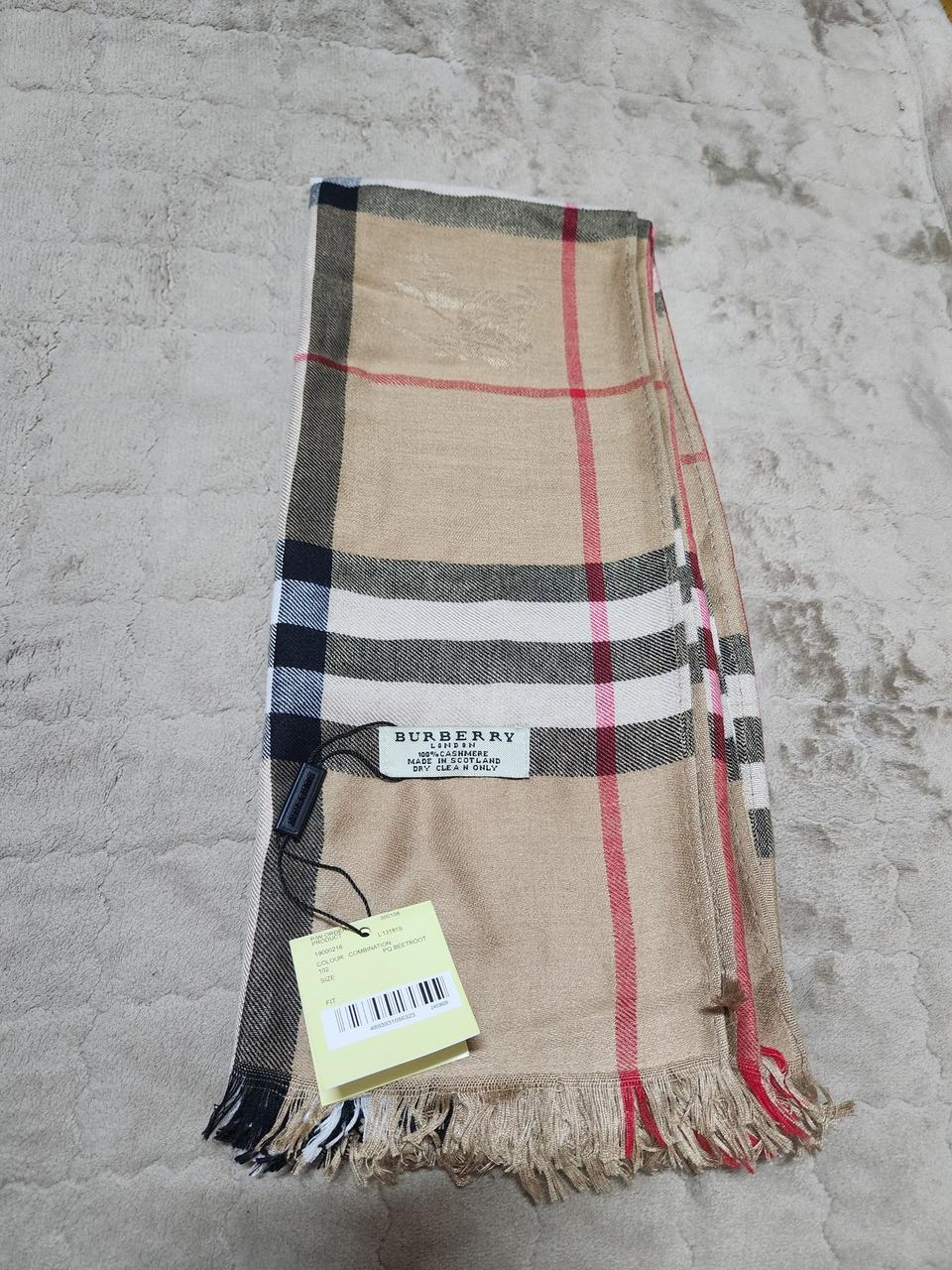 새제품 버버리 캐시미어 스카프 목도리
