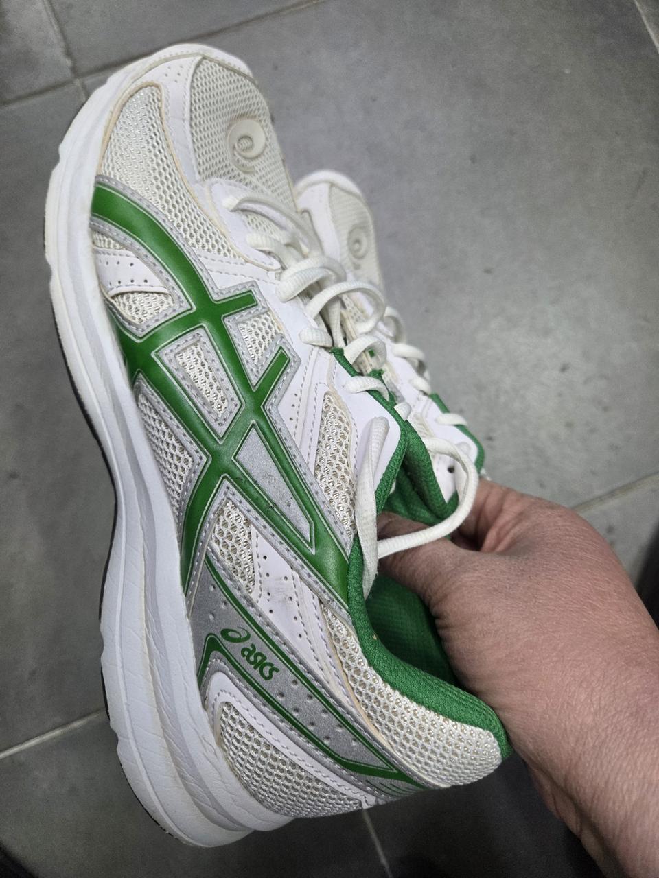 아식스 운동화 270