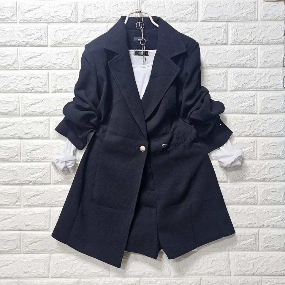 블랙자켓 숏팬츠