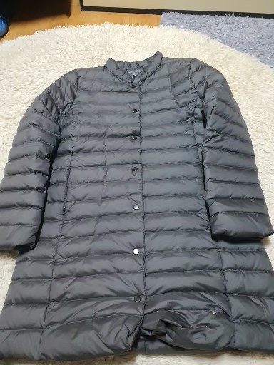 여성 TE 경량 패딩 S 사이즈입니다색상은 회색이고, 폴리에스터 100