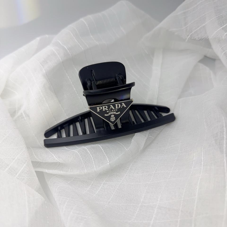 프라다 헤어집게