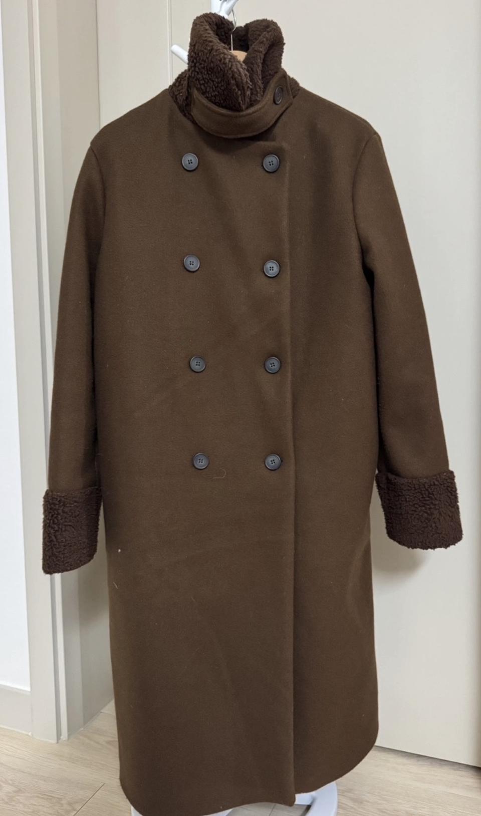 브라운 더블버튼 롱 무스탕