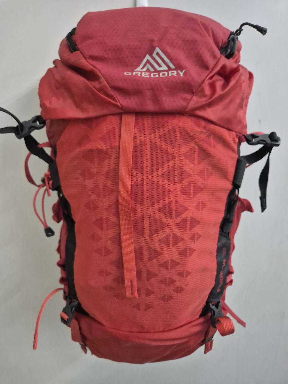 그레고리 파라곤 38L 배낭