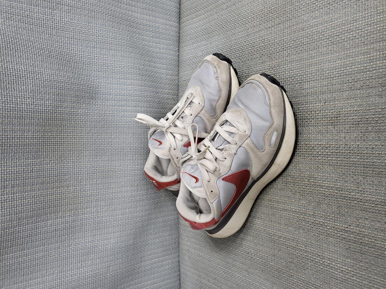 나이키 피닉스 와플 스니커즈 240