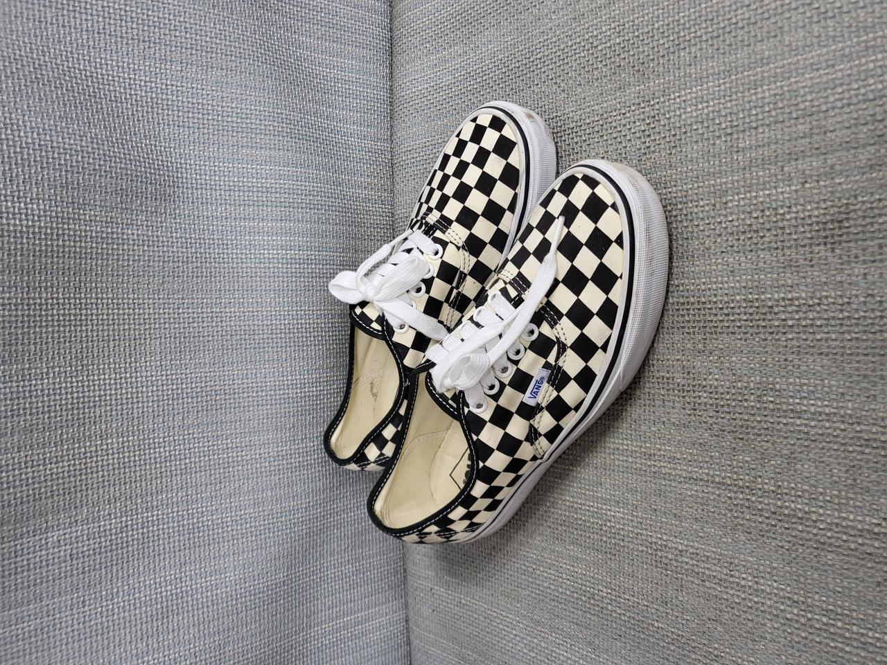 반스 체커보드 어센틱 스니커즈 255
