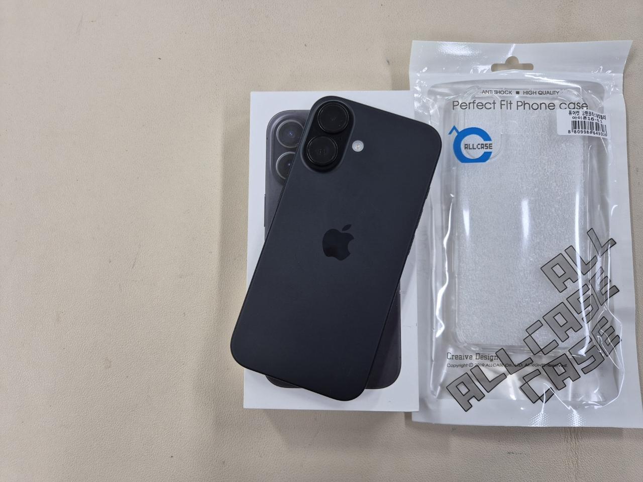 아이폰16 256G  밧데리95프로 무잔상 선약가능 상태최상 ^^