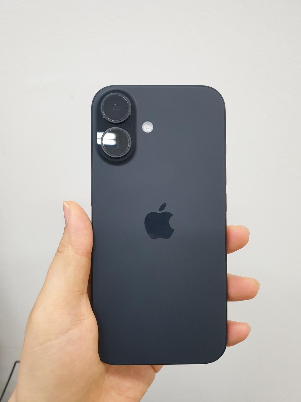 할인가능 S급)무잔상 아이폰16 256기가 블랙 804